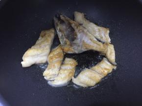 煎至两面金黄即可