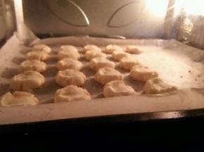 烤箱预热  150度  25分钟就好啦