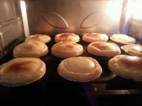 这样就表示快好了  再烤几分钟上上色