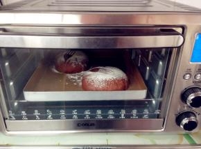 放入已经预热好的烤箱，烘烤25分钟