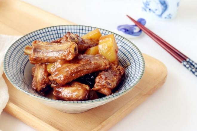 土豆烧排骨