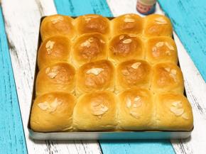 出炉后刷上融化的黄油。