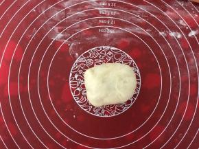 捏紧封口，揉圆