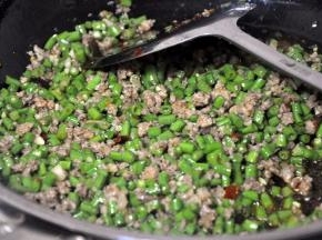 翻炒均匀入味。