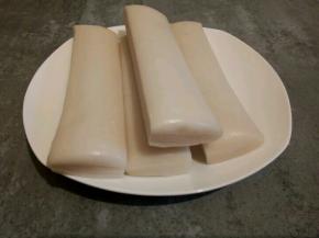 手工年糕比其他年糕更有嚼劲，如果喜欢吃软糯的就买其他年糕。