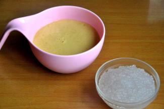 小西米呈透明状捞出沥干水份，冷却。