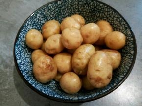 我买的是小土豆，洗干净