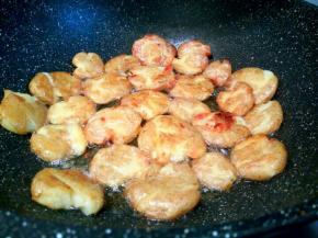 煎到两面金黄，