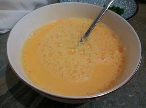 再加凉开水稍微搅打一下就可以了！