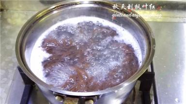 时间一定要掌握好，2-3分钟即可捞出，否则口感会受影响。