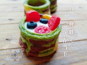 装上酸奶，放上水果