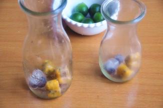 根据自身的喜欢放入冰块，喜欢冰的话多加几块。