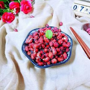 待花生米晾后就可以吃啦！凉后再吃，更香，脆。