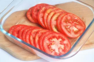 均匀的切成薄片。