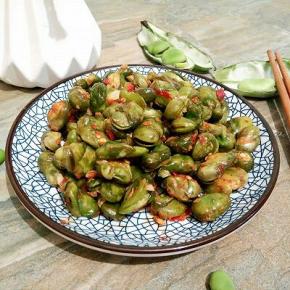 可以当下酒菜，也可以当零食吃。