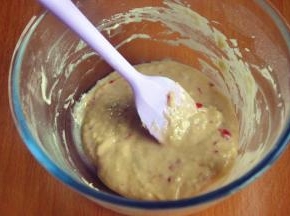 搅拌均匀，直到面糊细腻无颗粒。