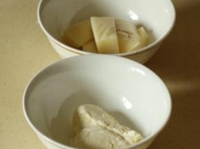 奶油奶酪可以软化和玫瑰酱混合再包 我是直接切块包的