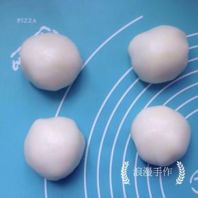 分成五个，我只拍了四个，因为有一个被我儿子拿在手中了，哈哈