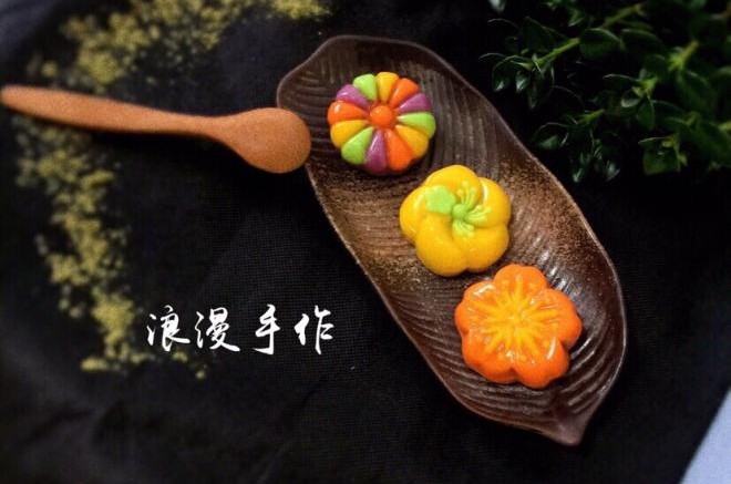 彩色冰皮月饼