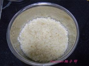 发酵好后会有浓郁的、甜甜的米酒香。