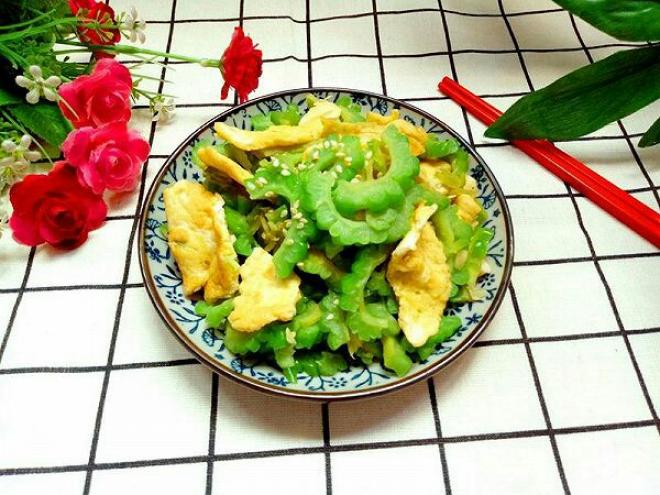 苦瓜炒鸡蛋