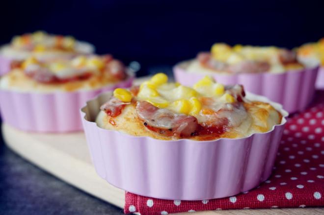 玉米香肠芝士白面包