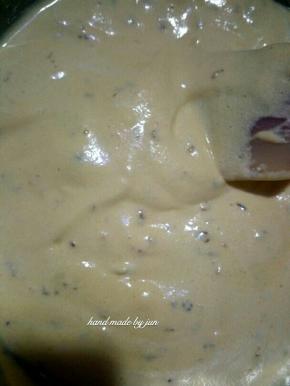 注意翻拌手法，一定要轻柔的翻拌，不要画圈搅拌