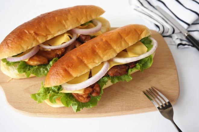 照烧鸡肉三明治