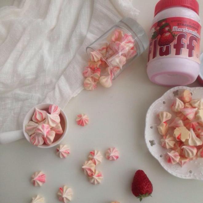 草莓味的蛋白糖