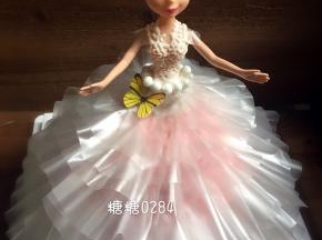 成品！层层糯米纸纱裙，里面火龙果抹面透出来的粉色，让原本透明的糯米纸晕上一层朦胧的粉色……