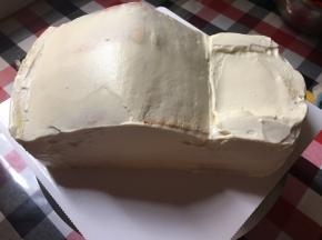 蛋糕简单抹面，放冰箱冷藏备用