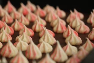 加入烤箱 90度90～100分钟 表面硬了取出 晾凉尽快装入密封容器保存