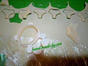 再压出下部分身体