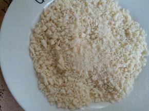 面包糠做好啦，放一旁备用