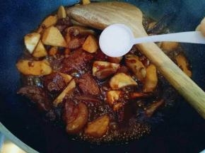 调味出锅。可以依个人口味调味。