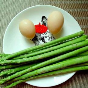 准备食材，两人份，根据自家情况增减。