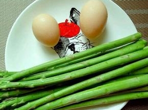 准备食材，两人份，根据自家情况增减。