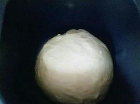 这时面团光滑，已经有手套膜，开启发酵功能。