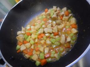 快速炒，炒至均匀入味