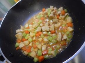 快速炒，炒至均匀入味