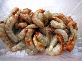 虾仁是购买的鲜虾自己剥的，好多的虾黄呀。