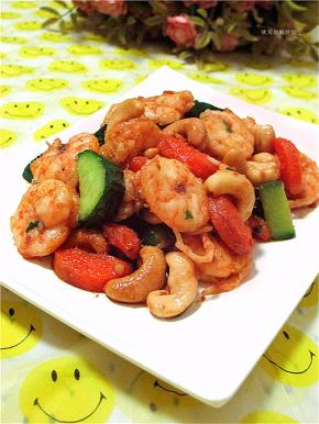 鲜美又下饭的腰果虾仁上桌 啦。