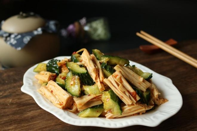 黄瓜拌腐竹