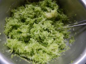 搅拌均匀腌半小时