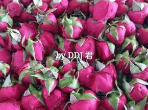 玫瑰花先用水冲洗，我放在冷却架上沥水