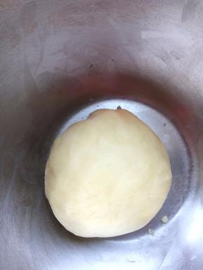 揉匀后静置饧面二十分钟