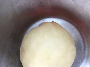 揉匀后静置饧面二十分钟