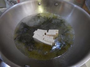 大火煮开加入豆腐