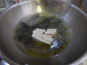 大火煮开加入豆腐