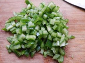 菜椒切碎